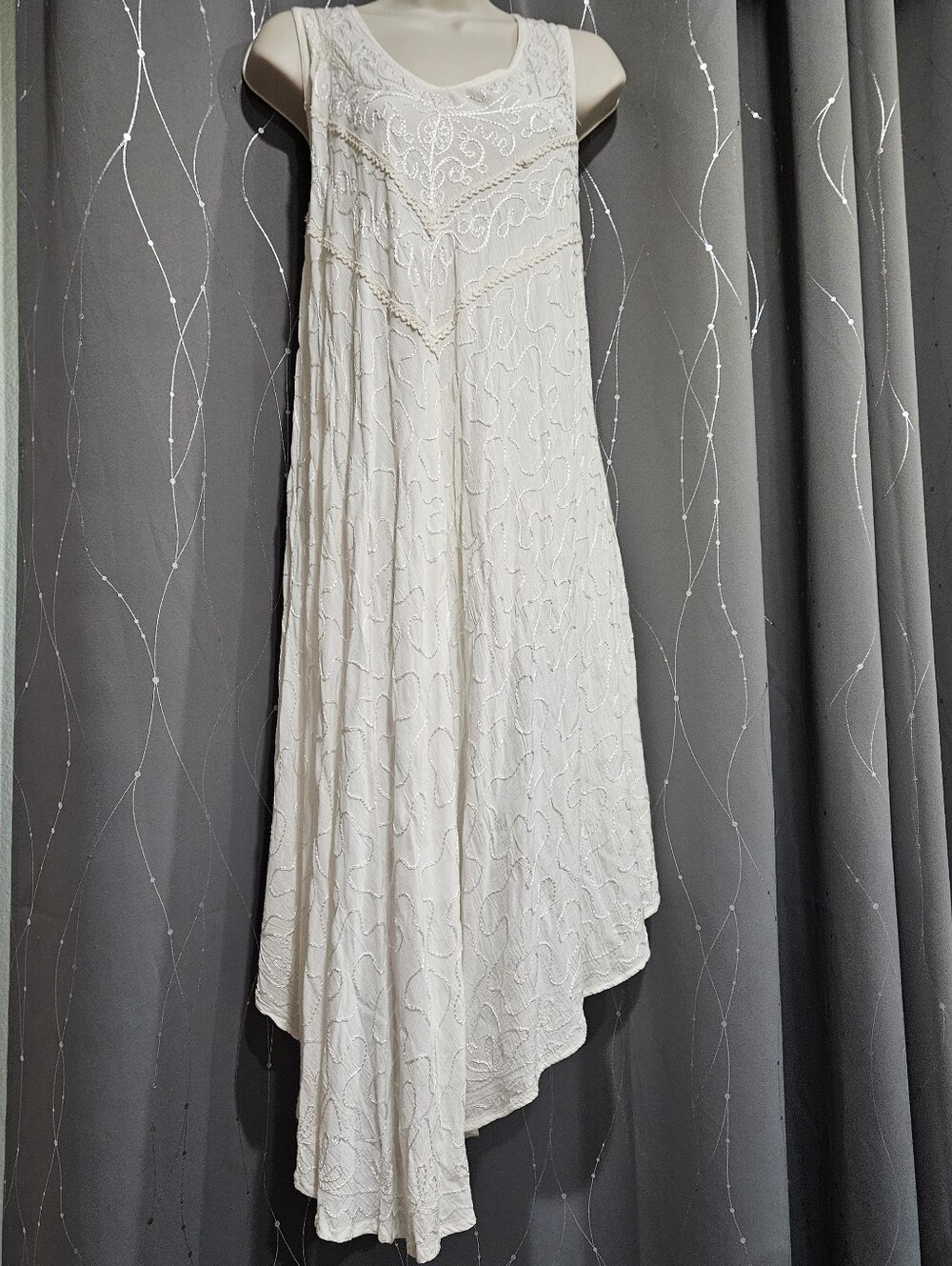 Elegant White Beaded Sleeveless Dress